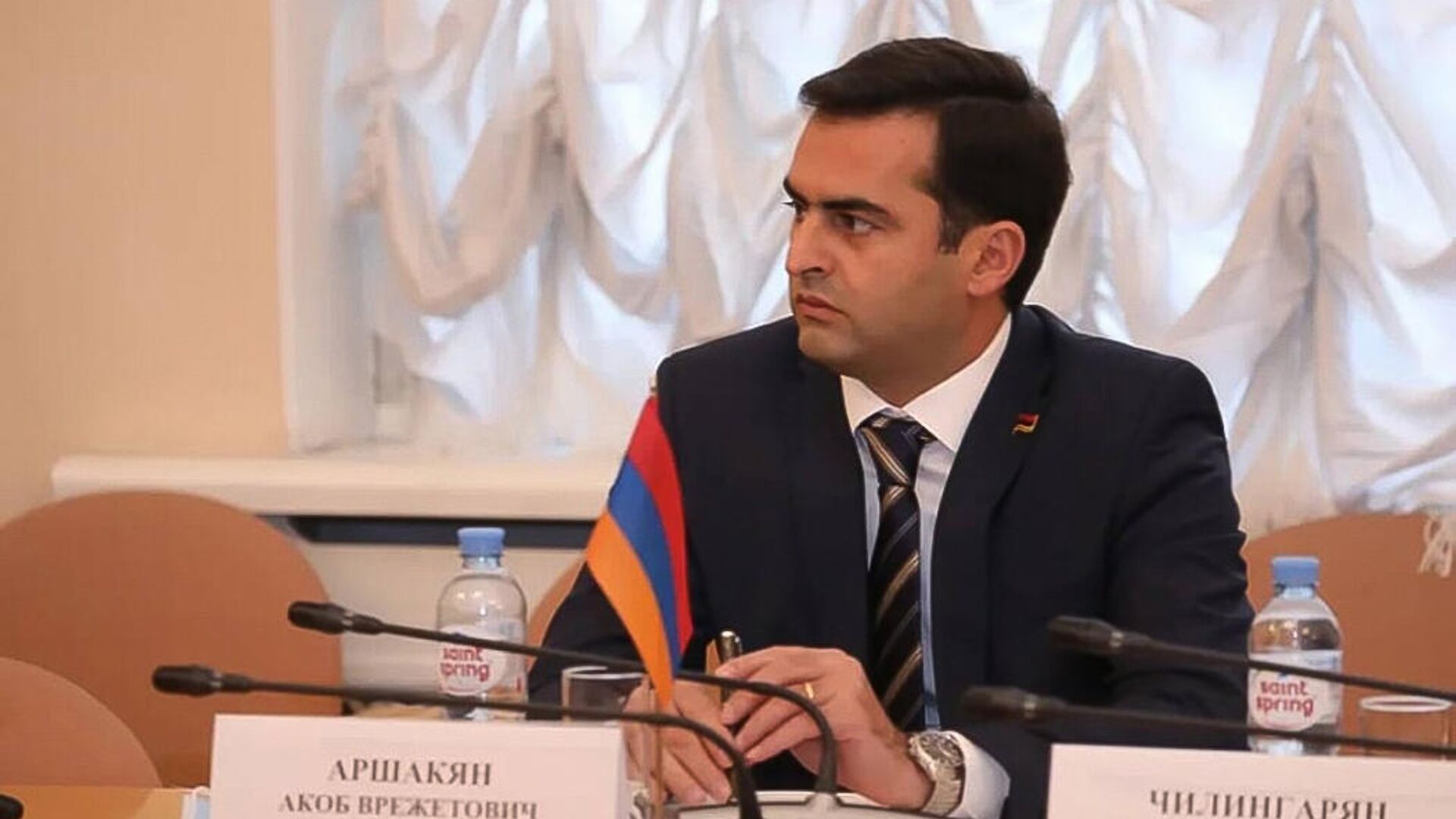 Вице-спикер парламента Армении Аршакян призвал изменить отношения с турецким народом