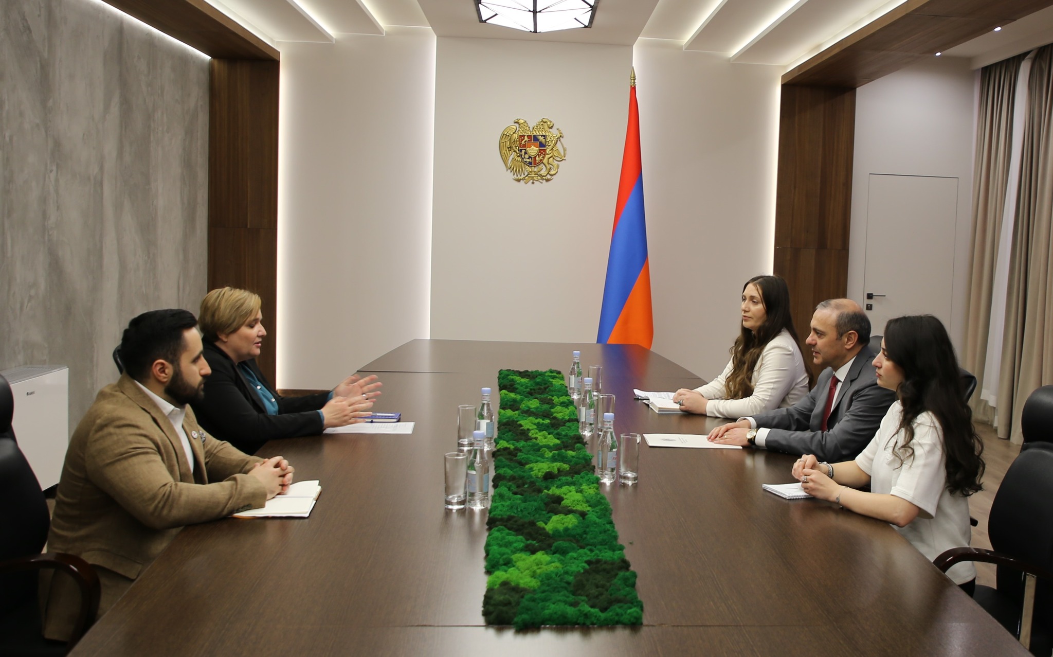 Ի՞նչ հարցեր է քննարկել ԱԽ քարտուղարը ՀՀ-ում ԿԽՄԿ պատվիրակության ղեկավարի հետ