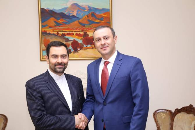 Секретарь Совбеза Армении принял посла Ирана