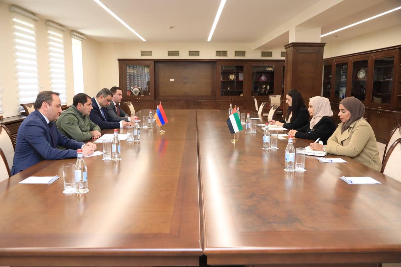 Министр и посол обсудили вопросы армяно-эмиратского сотрудничества