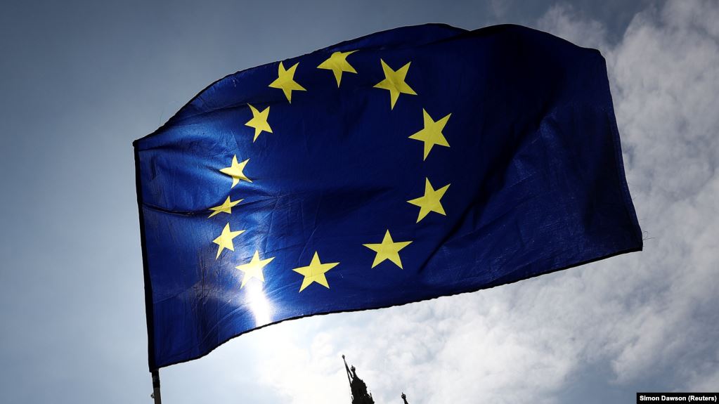 Опрос: большинство европейцев не исключают развала ЕС в ближайшие 20 лет