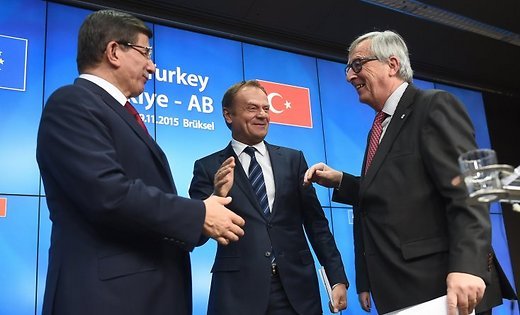 «Вознаграждение» за наплыв беженцев: Анкара получит от ЕС 3 млрд евро 