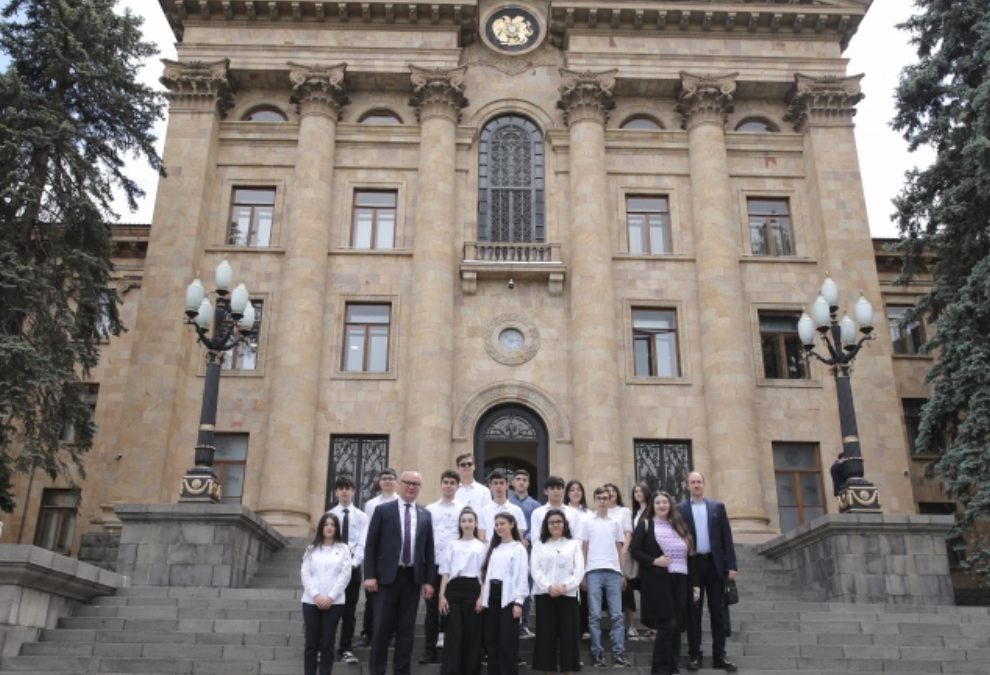 15 армянских студентов примут участие в программе “Поезд памяти”