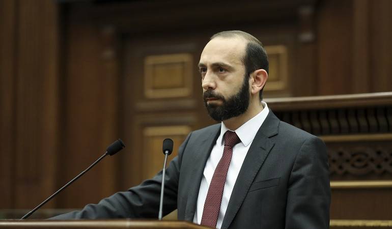 Армения не ведет переговоры об установке КПП в Лачинском коридоре - глава МИД