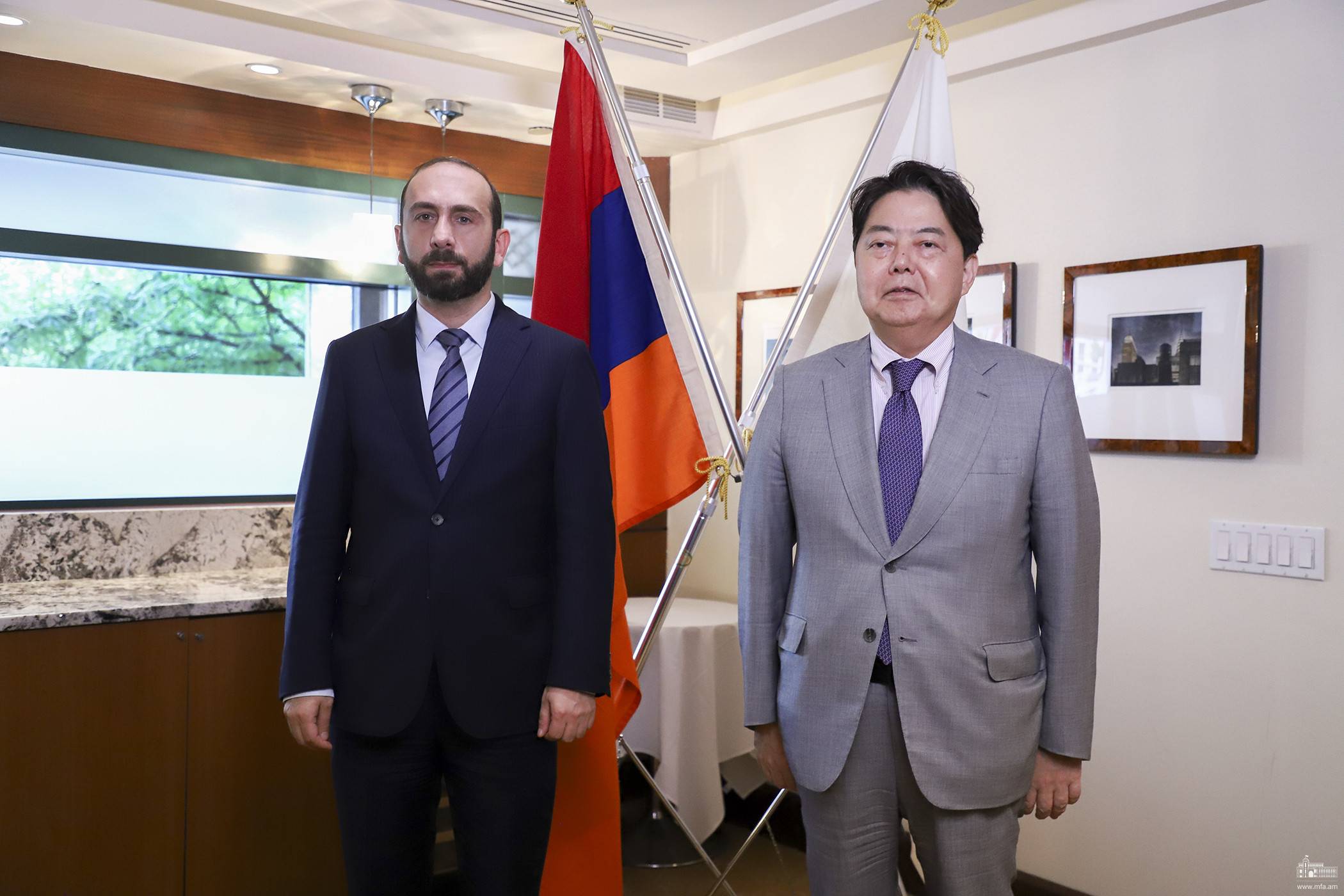 Глава МИД РА представил своему японскому коллеге подробности азербайджанской агрессии