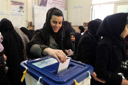 Политолог: На парламентских выборах в Иране у реформистов большой шанс на победу