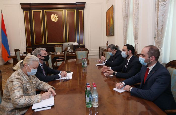 Вице-премьер и посол Швеции обсудили перспективы сотрудничества Армении с Евросоюзом