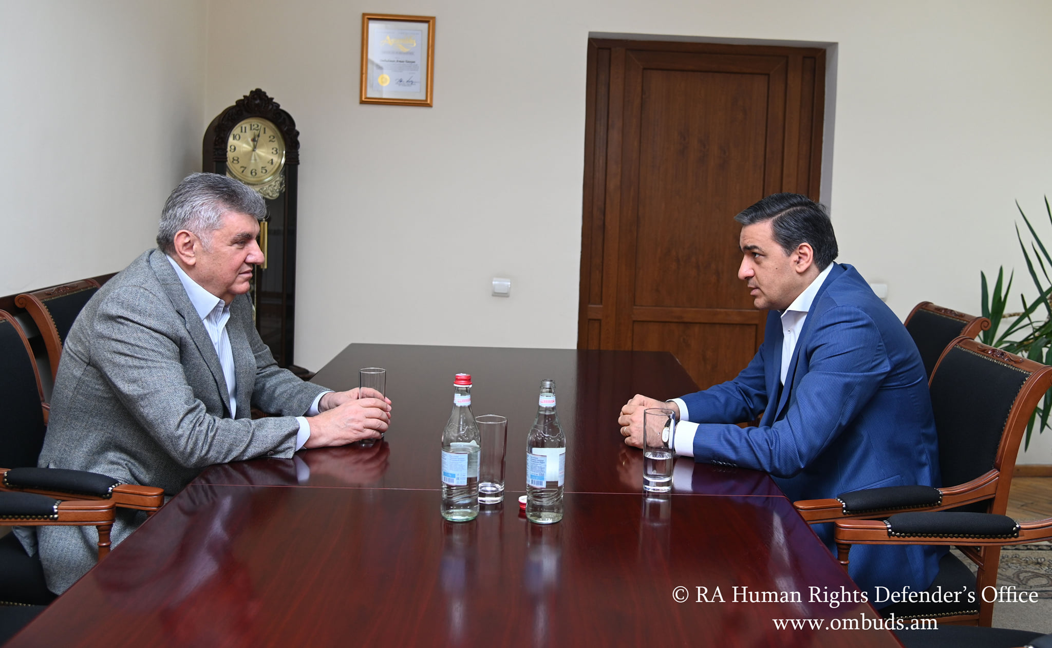 Арман Татоян и Ара Абрамян обсудили вопросы защиты прав наших соотечественников в России