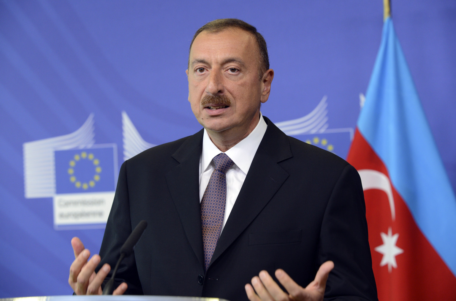 Алиев Лаврову: Позиция Армении в переговорах по Карабаху контрпродуктивна