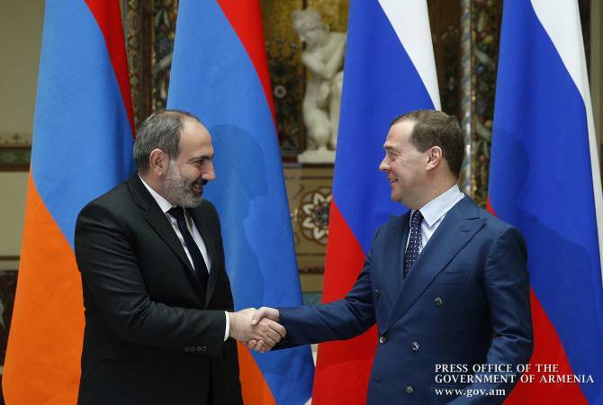 Российско-армянские отношения постоянно развиваются в разных направлениях - Медведев