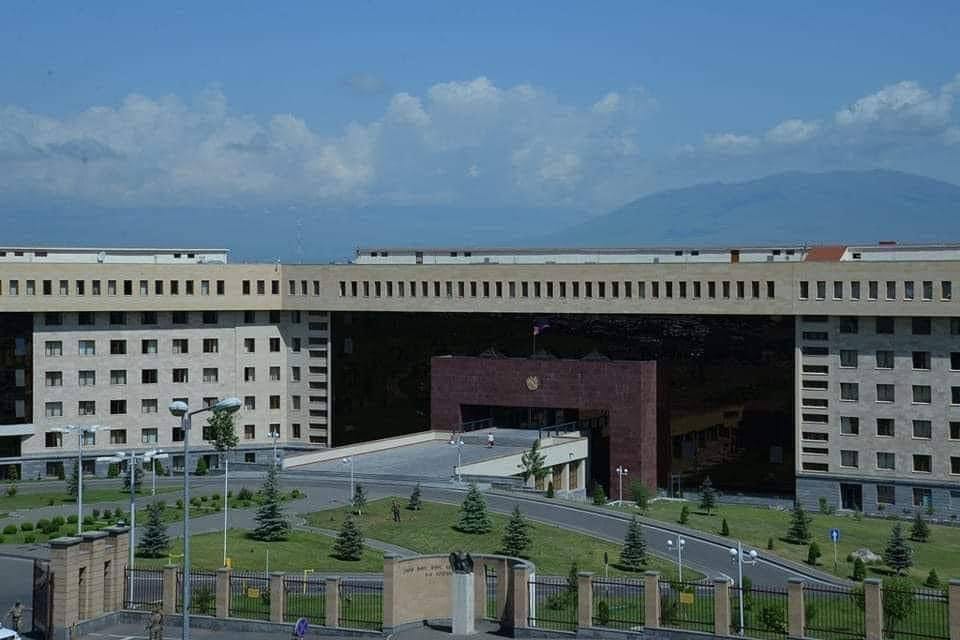 ВС Азербайджана открыли огонь по армянским позициям в районе Верин Шоржа: есть раненый