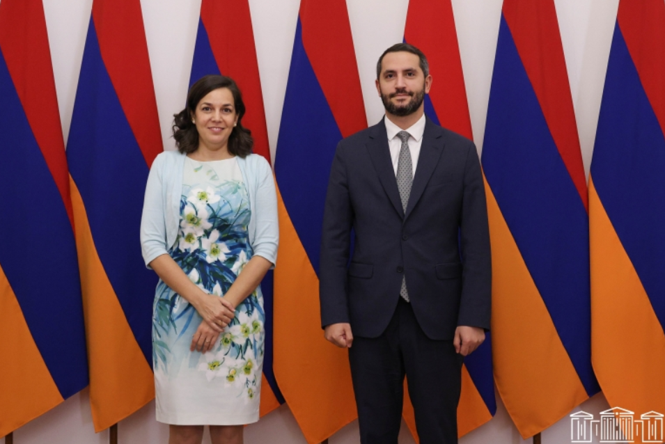 Ռուբեն Ռուբինյանը հանդիպել է ՀՀ-ում Ուրուգվայի դեսպանին