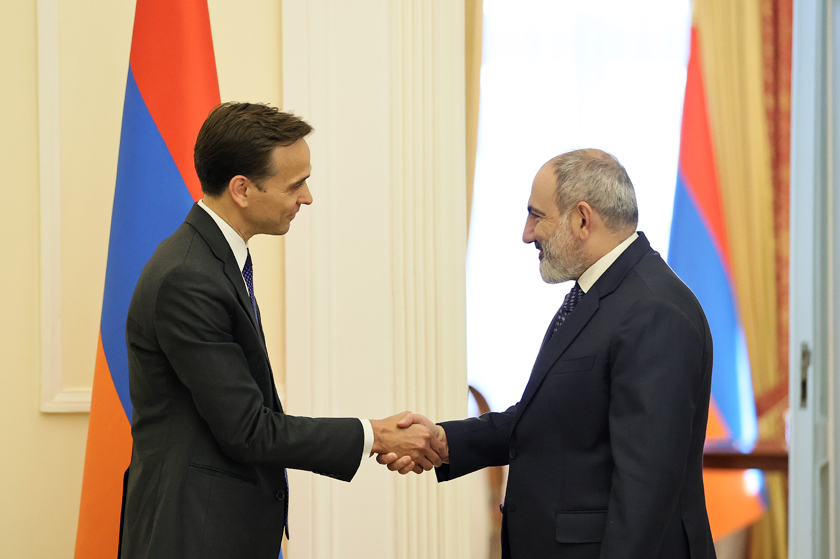 Пашинян с представителем Госдепа США обсудил разблокировку региональных коммуникаций