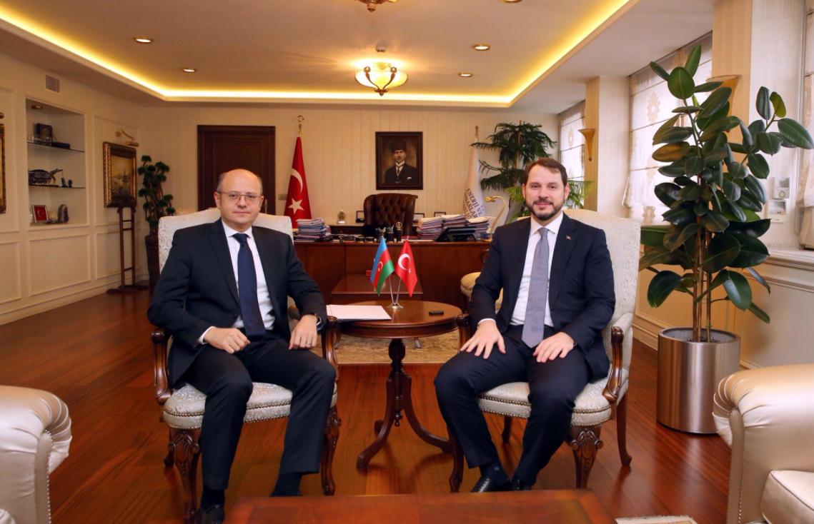 Министры Турции и Азербайджана обсудили совместные энергопроекты
