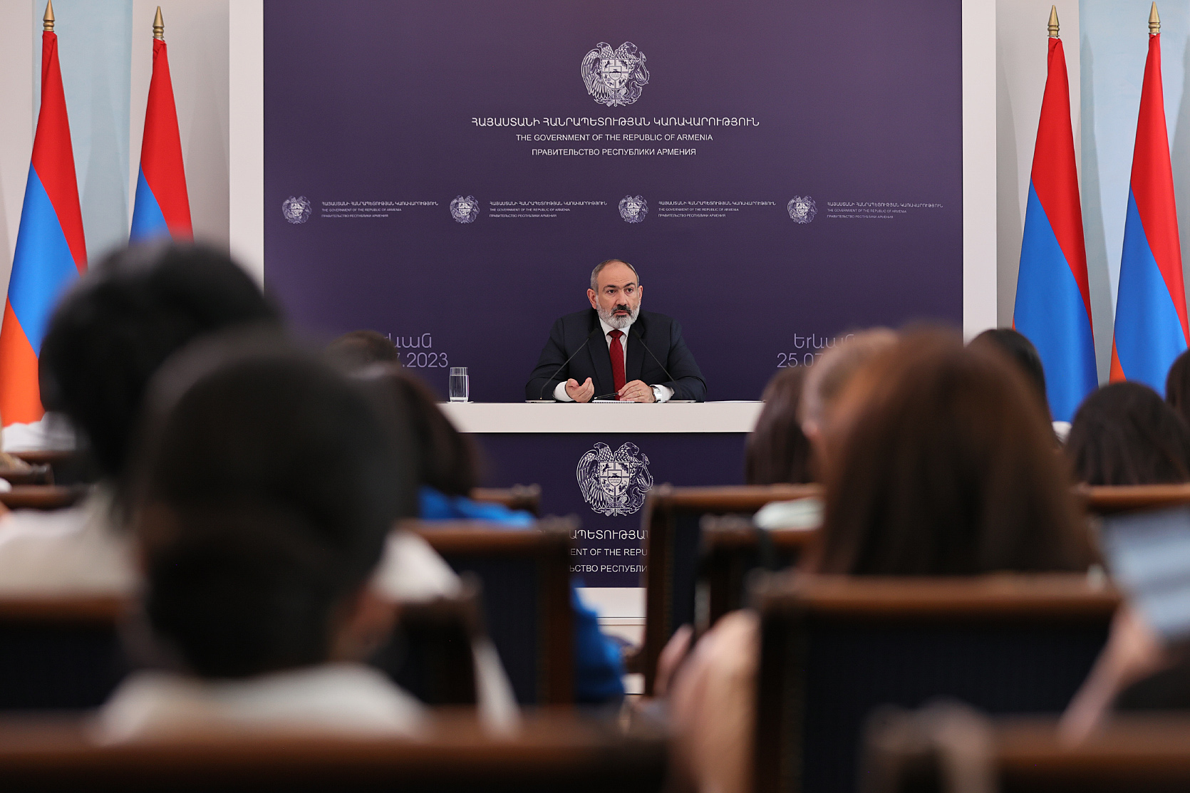 Ереван настраивает Степанакерт на диалог с Баку