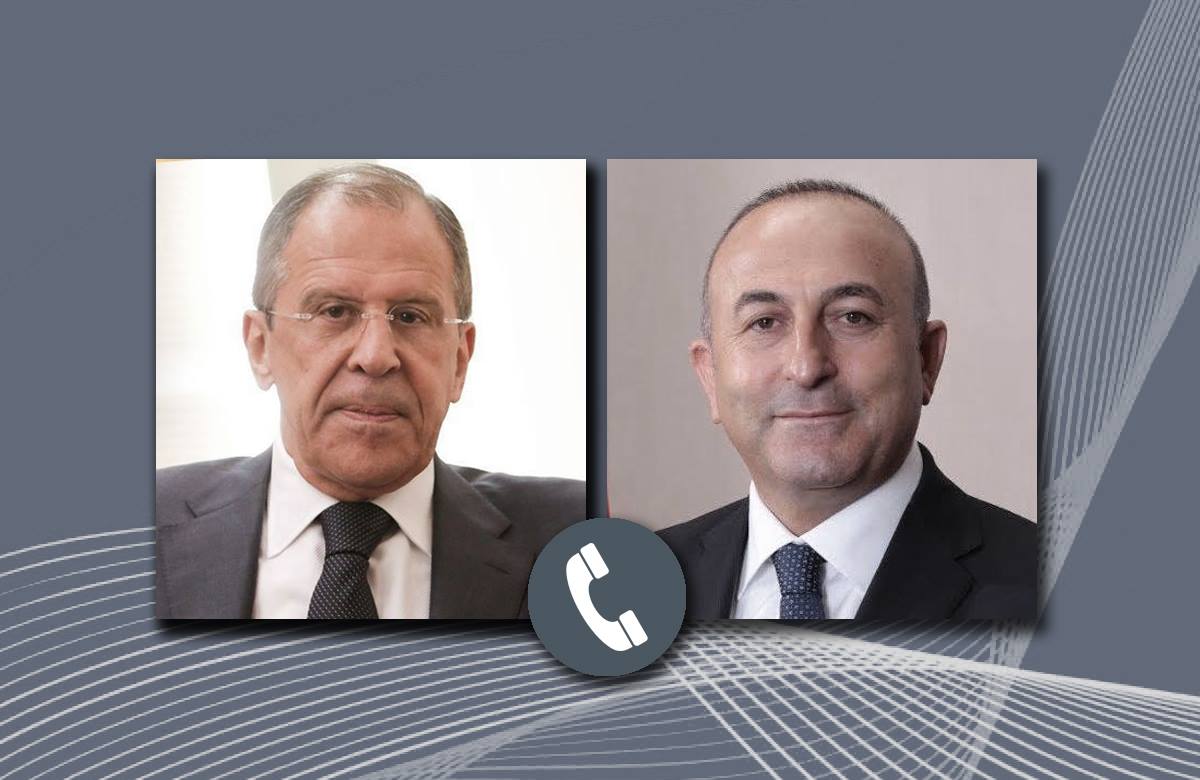 Главы МИД России и Турции обсудили конфликт Армении и Азербайджана