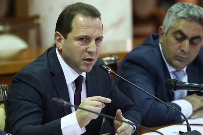 Министр обороны Армении раскрыл сроки поставок многоцелевых истребителей Су-30СМ