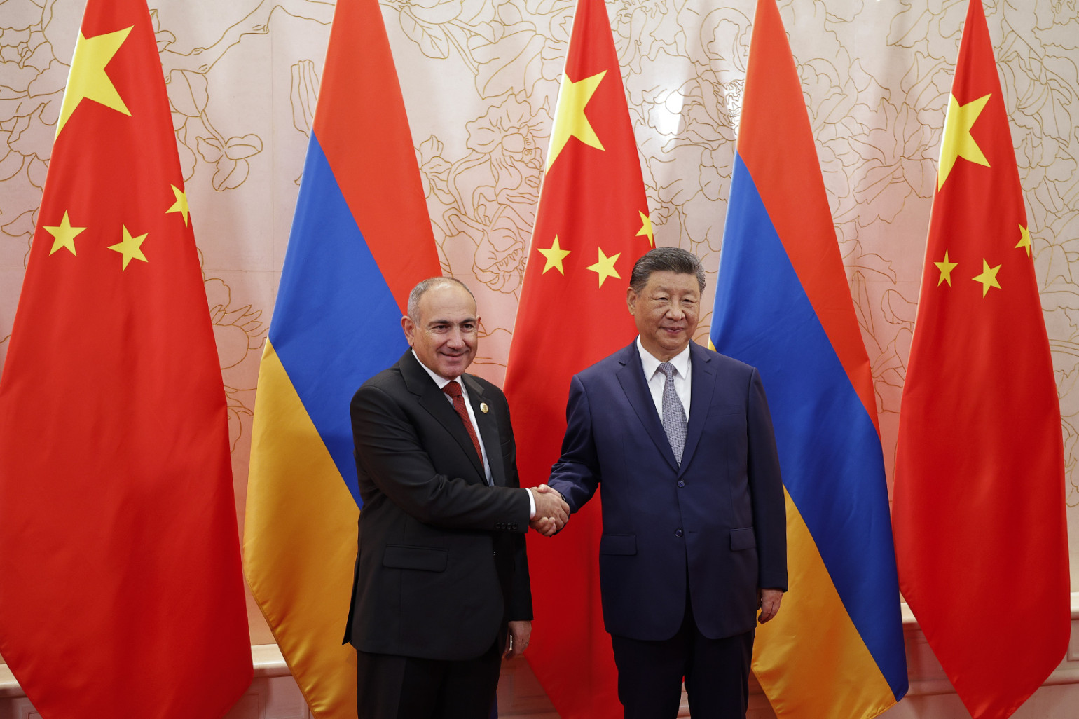 Փաշինյանը շնորհավորական ուղերձներ է հղել Չինաստանի կազմավորման 77-րդ տարեդարձի առիթով