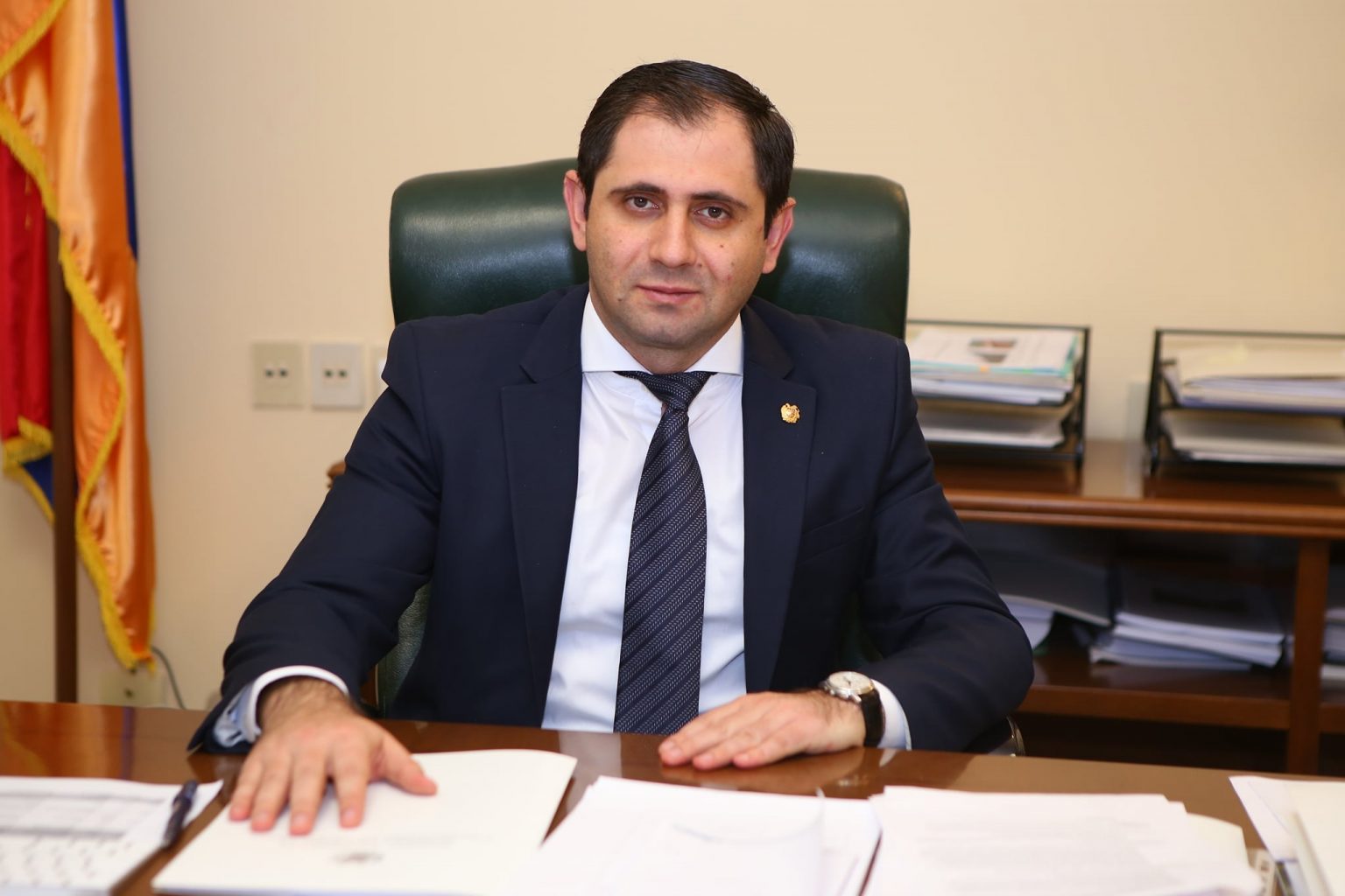 ԶՈՒ նոր զինանշանը սկսել է կիրառվել նախքան օրենքի ուժի մեջ մտնելը. Factor.am