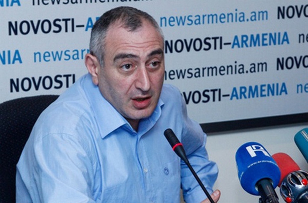 Политтехнолог: Армения продолжает жить в «эпоху» компроматов 
