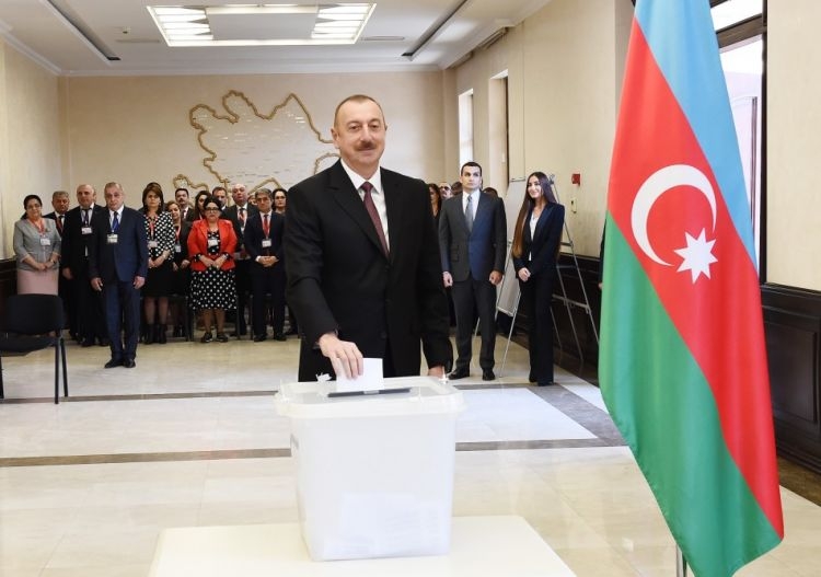 Ադրբեջանում ընթանում են արտահերթ նախագահական ընտրությունները