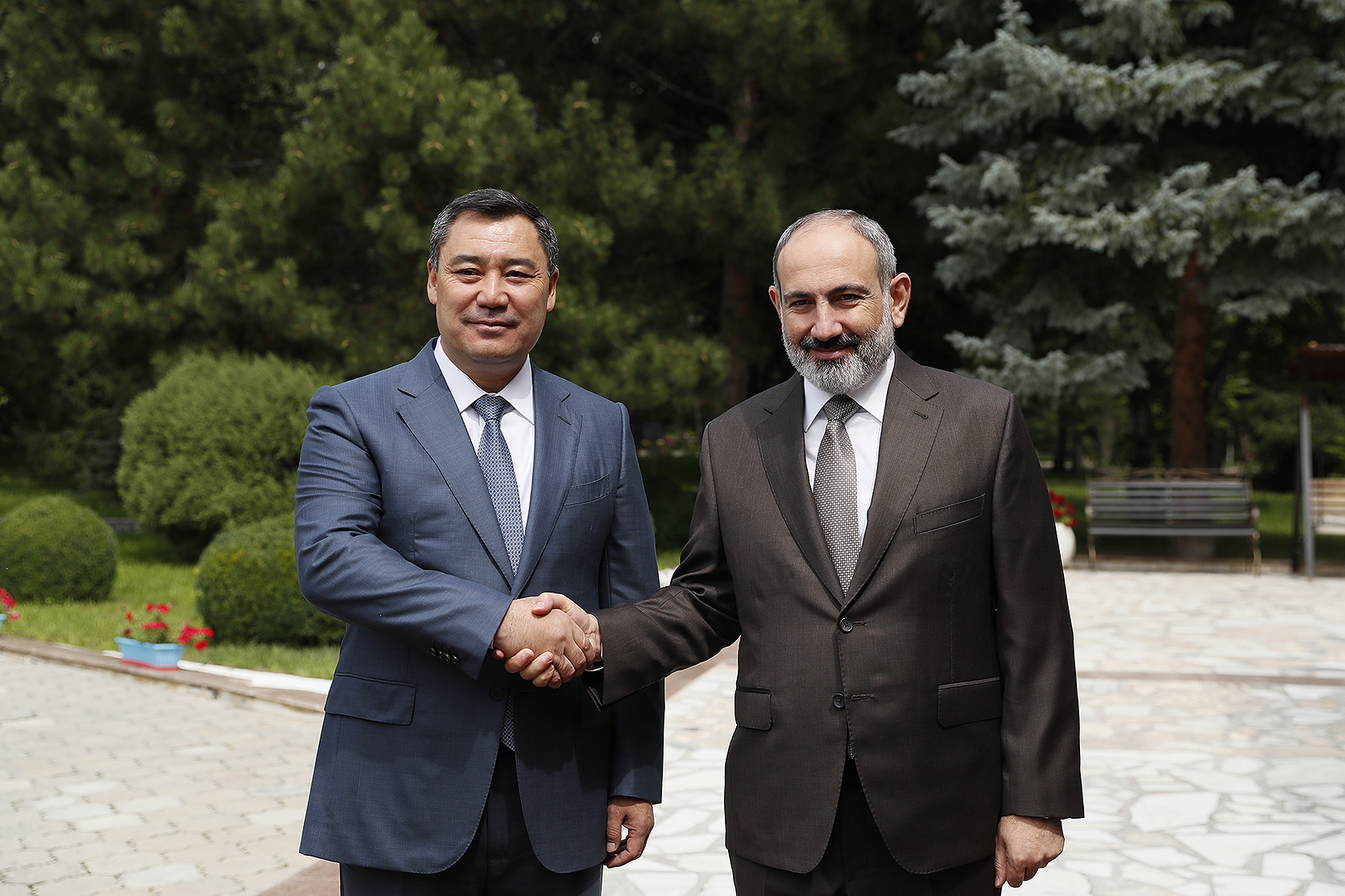 Армения и Кыргызстан активизируют экономические связи: Пашинян побывал на Иссык-Куле