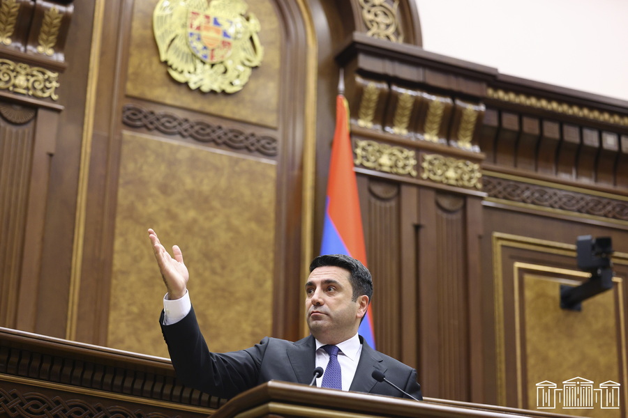 ՌԴ հետ քննարկվում է Հայաստանի երկաթուղու կառավարման հարցը․ Ալեն Սիմոնյան