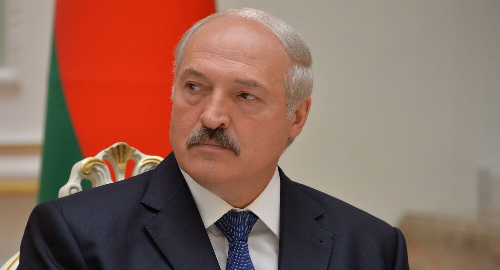 Лукашенко: В честь СНГ следует поставить памятник, если оно решит проблему Карабаха