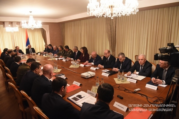 Какие вопросы были обсуждены на совместном заседании Советов безопасности Армении и Арцаха