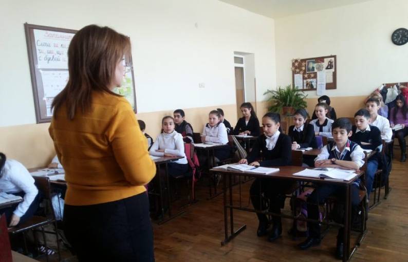 Зарплата более полторы тысячи учителей армянских школ была удвоена