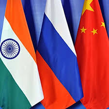 Шойгу обсудил с коллегами из Китая и Индии возможную провокацию Киева с «грязной бомбой»