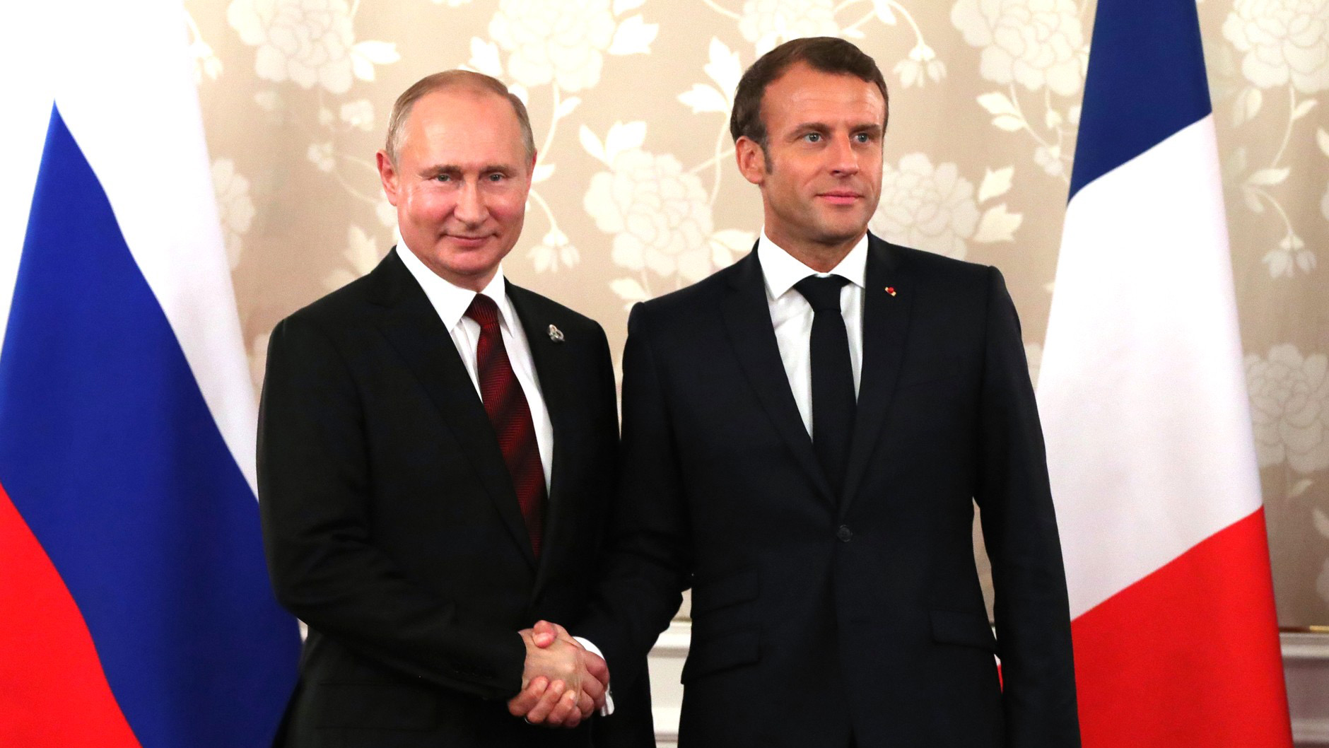 Путин и Макрон обсудили Белоруссию, Украину, Карабах и Мали