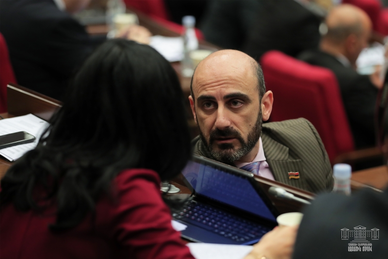 Депутаты парламента Армении предлагают ввести в стране пособие по изоляции