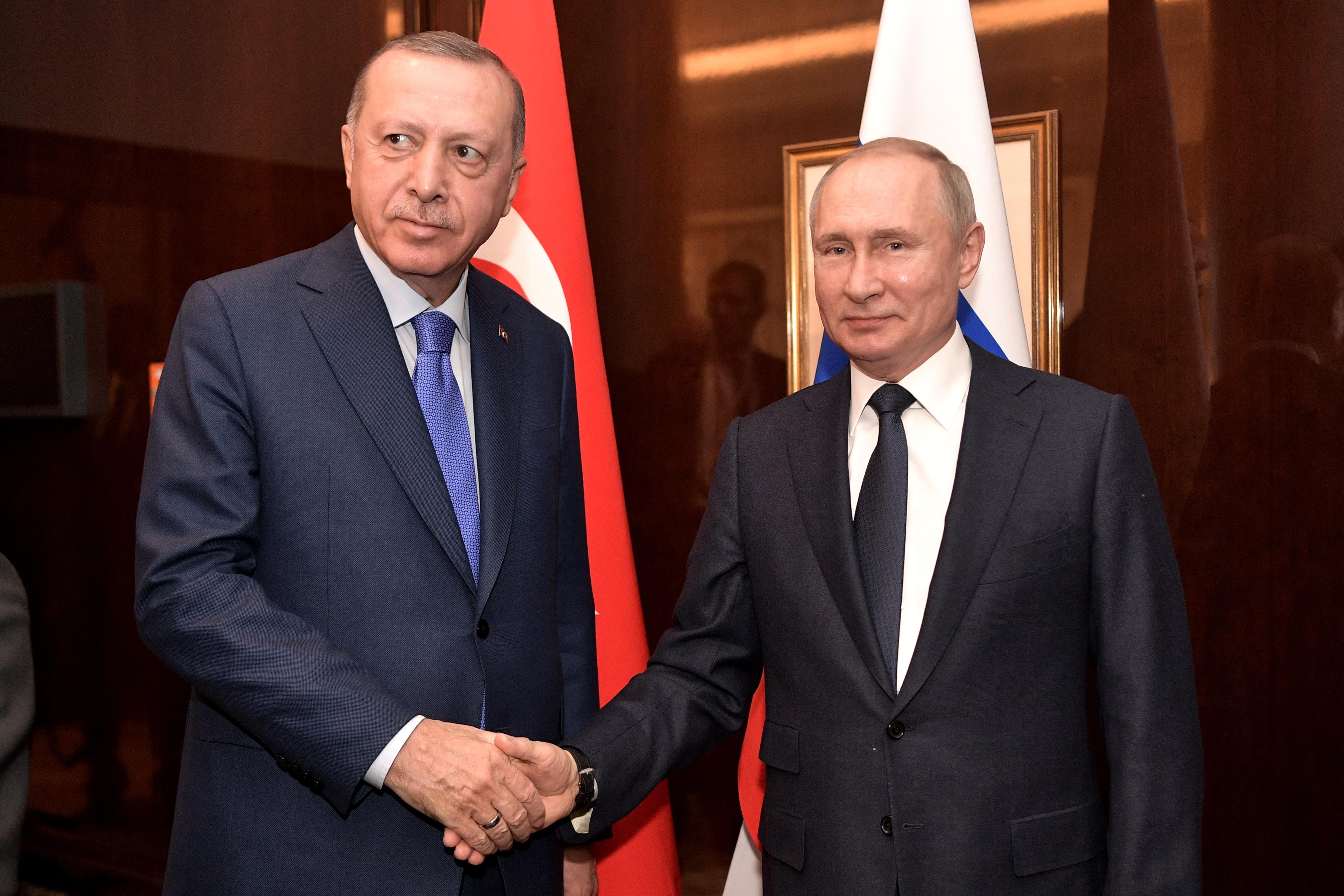 Песков: Путин принял приглашение Эрдогана посетить Турцию с визитом