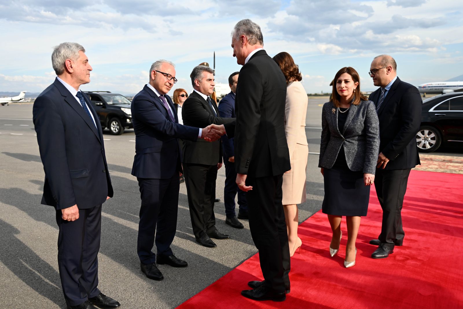 Президент Литвы Гитанас Науседа прибыл в Армению