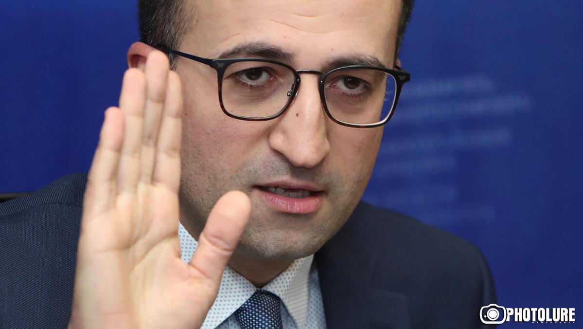 Министр здравоохранения Армении сообщил о смерти двоих пациентов от коронавируса