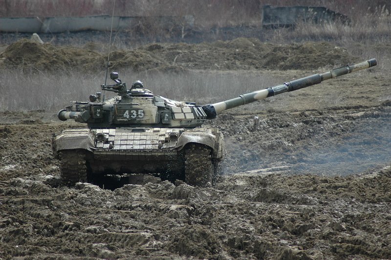 Напряженная ситуация на передовой: Азербайджан впервые обстрелял карабахские позиции из танков 