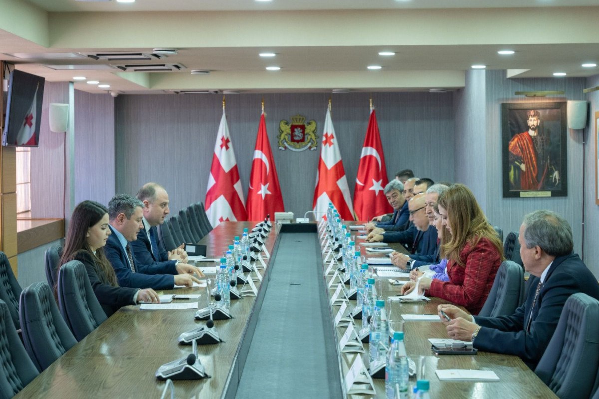  В Тбилиси обсудили трехстороннее военное сотрудничество Азербайджана, Грузии и Турции  