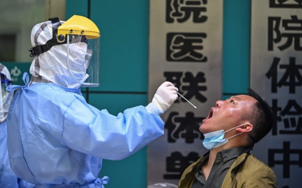 Власти Китая объяснили  увеличение погибших от коронавируса на 1290 человек недоучетом