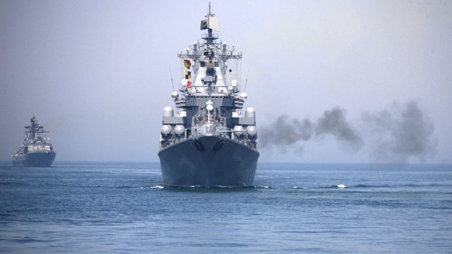 Российский военный корабль открыл огонь по турецкому судну 