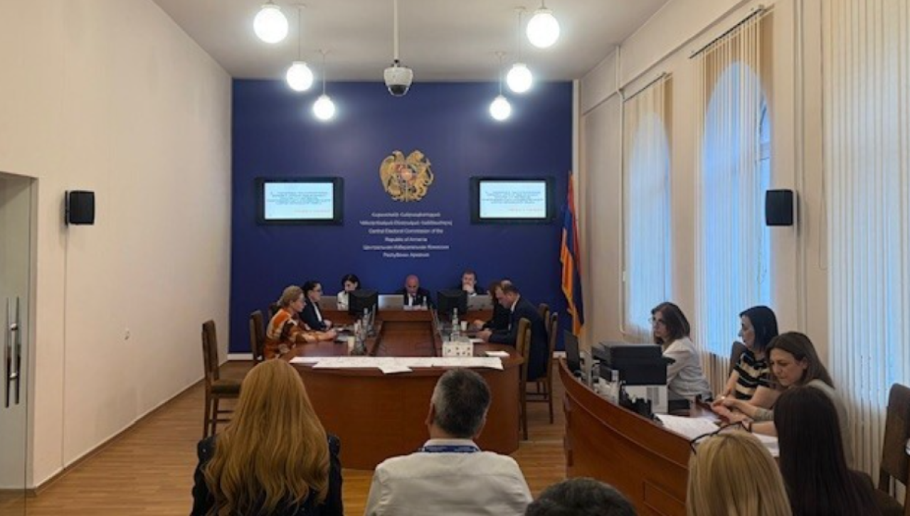 ՀՀ ԿԸՀ-ն սահմանել է քվեաթերթիկների նմուշները և ՔԿՀ-ներում քվեարկության ժամանակացույցը
