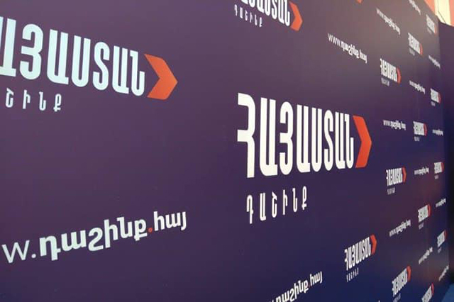 Արձանագրվել են քվեաթերթիկներ ընտրատեղամաս բերելու և դուրս հանելու դեպքեր. 