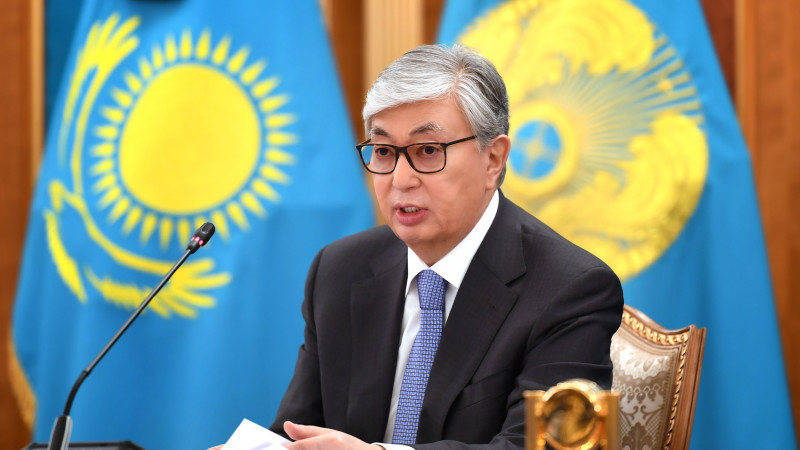 Токаев: укрепляя позиции казахского языка, не следует ущемлять статус русского языка