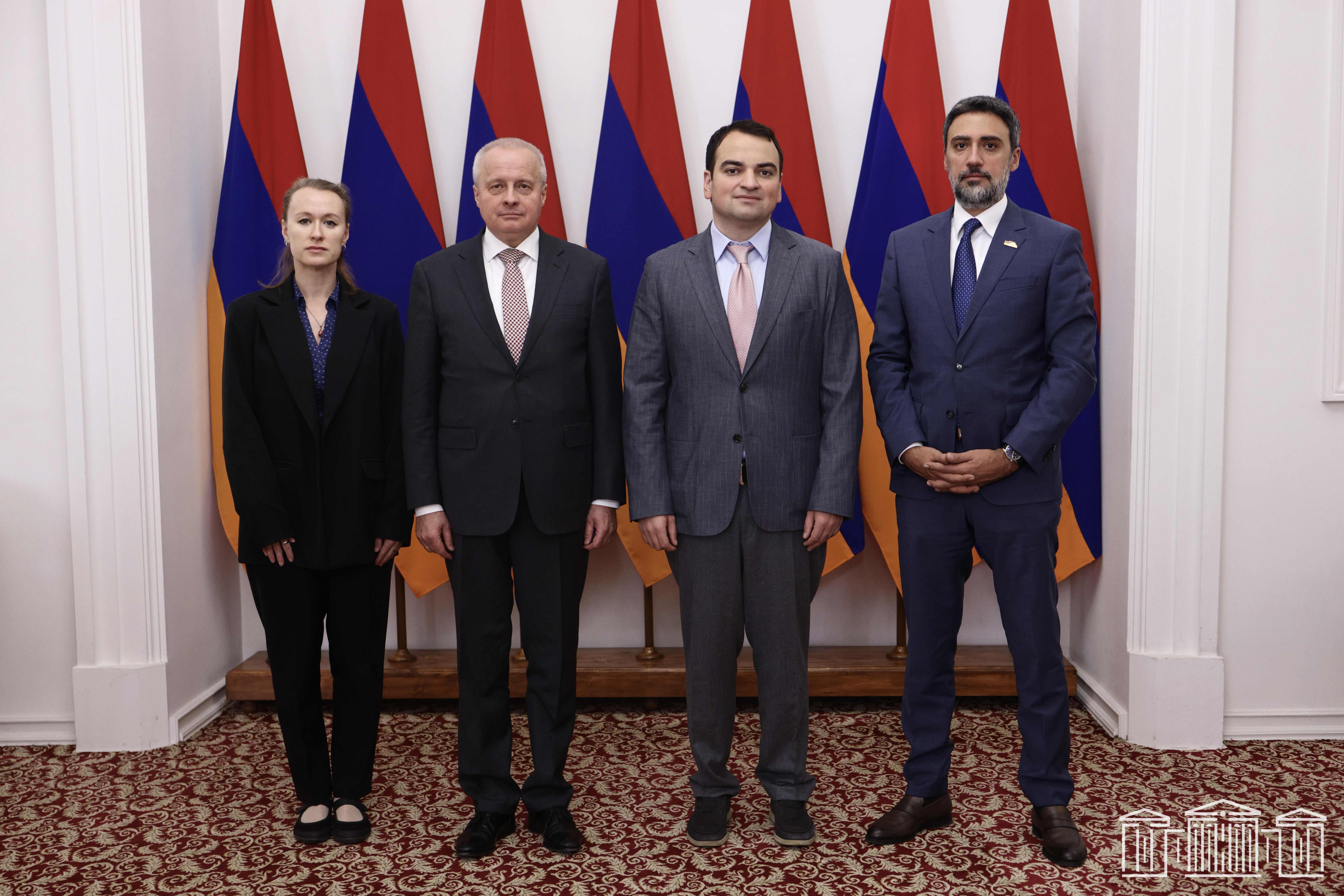 «Ուժեղ Հայաստան»-ի անդամները Կոպիրկինի հետ քննարկել են հայ-ռուսական հարաբերությունները