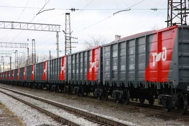 Пилотный поезд доставил первый груз из России в Иран через Азербайджан