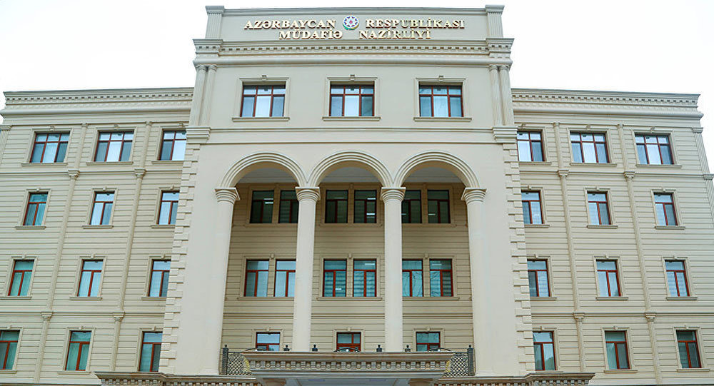 Азербайджан грозится уничтожить все важные военные объекты и коммуникации Карабаха