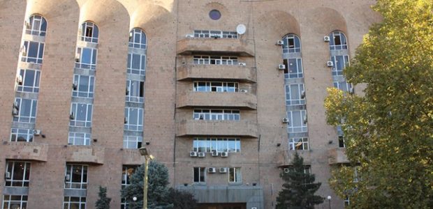 В правительственном здании Армении заложена бомба (дополнено)