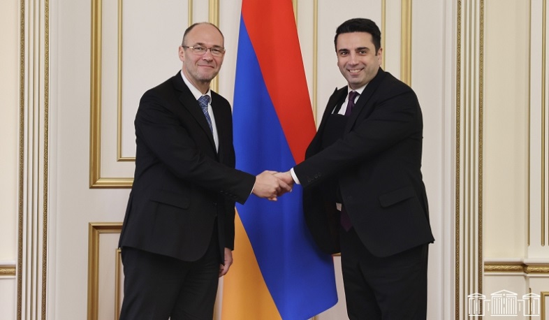 Армения придает большую важность парламентскому сотрудничеству с Хорватией - Ален Симонян