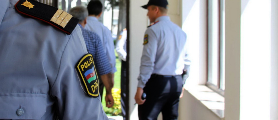 Двоюродный племянник президента Азербайджана избил полицейского и угодил за решетку