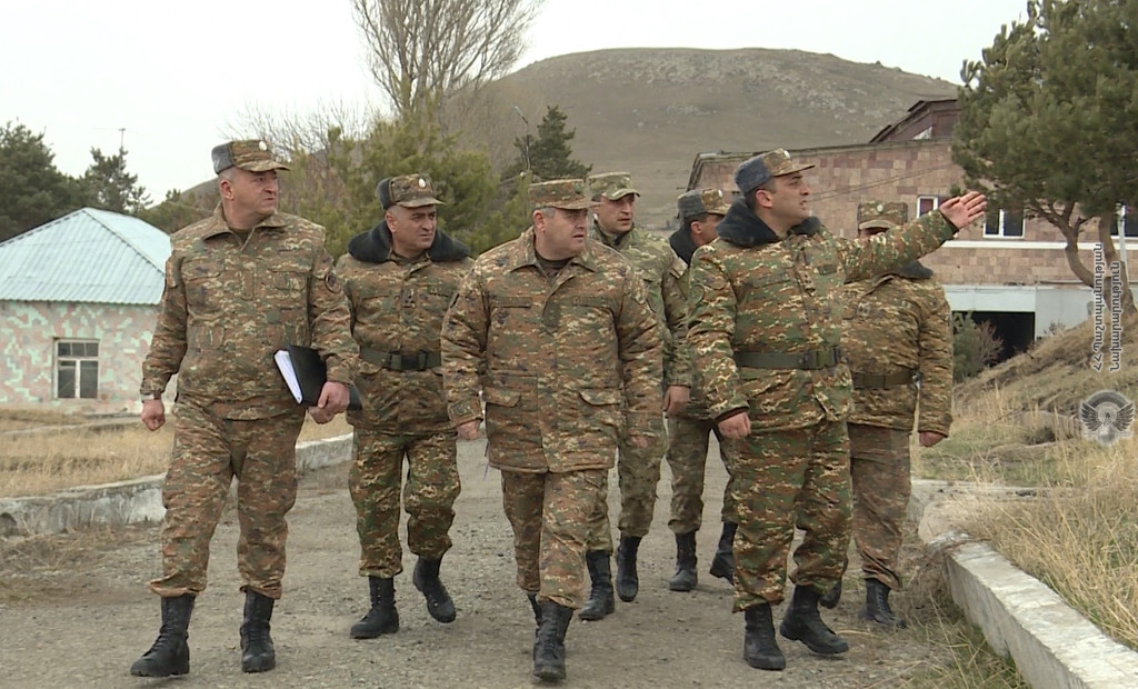 Глава Генштаба ВС Армении побывал в воинских частях